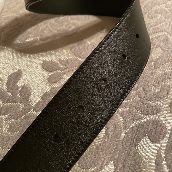 AUTHENTIC Gucci Belt • only worn a few times • comes w/original dust bag main image 4
